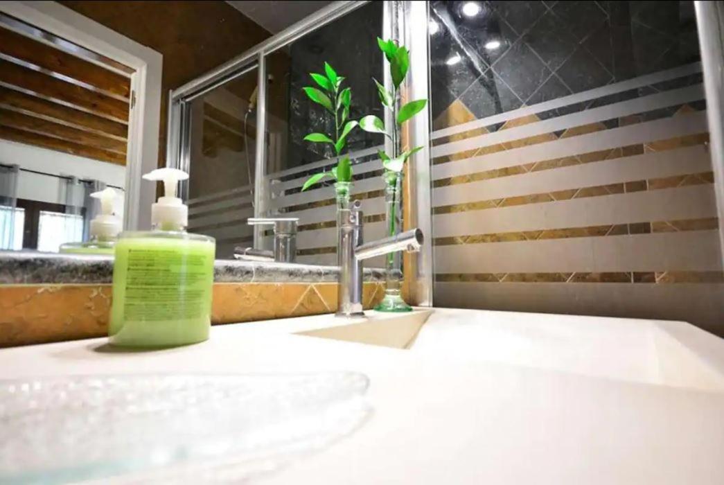 Typical Sevillan 2 Bedroom Unit Экстерьер фото